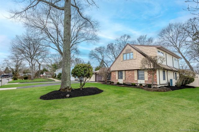 12 Westmoylan Lane, Coram, NY 11727