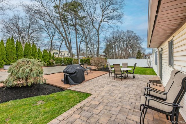 12 Westmoylan Lane, Coram, NY 11727