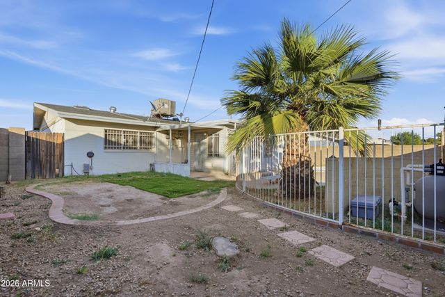 4045 W MONTEBELLO Avenue, Phoenix, AZ 85019