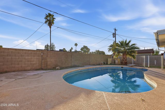 4045 W MONTEBELLO Avenue, Phoenix, AZ 85019