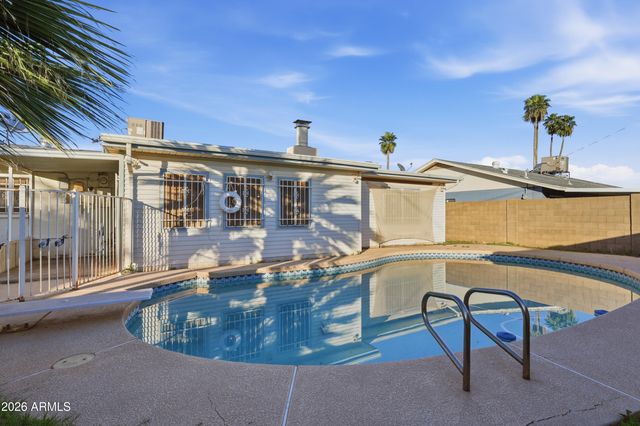 4045 W MONTEBELLO Avenue, Phoenix, AZ 85019