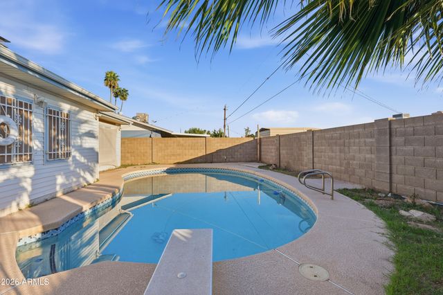 4045 W MONTEBELLO Avenue, Phoenix, AZ 85019