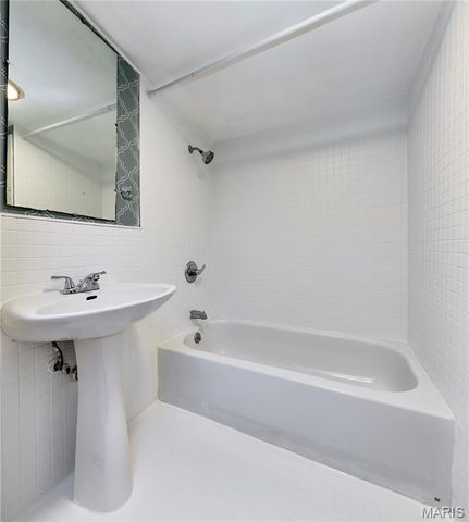 4831 Gardenville Avenue, St Louis, MO 63116