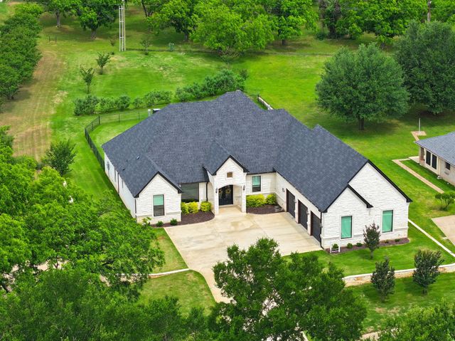 9503 Bellechase Road, Granbury, TX 76049
