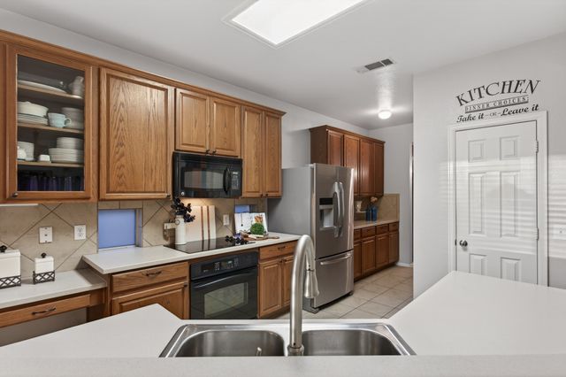 2724 Maple Creek Drive, Fort Worth, TX 76177