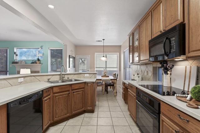 2724 Maple Creek Drive, Fort Worth, TX 76177