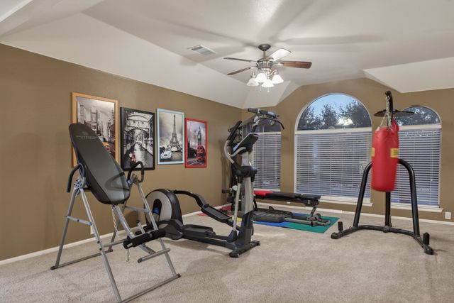 2724 Maple Creek Drive, Fort Worth, TX 76177