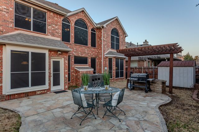 2724 Maple Creek Drive, Fort Worth, TX 76177