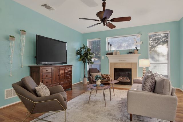 2724 Maple Creek Drive, Fort Worth, TX 76177