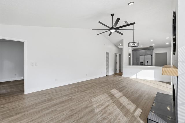 9478 FOREST HILLS CIRCLE, Tampa, FL 33612