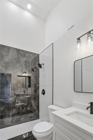 9478 FOREST HILLS CIRCLE, Tampa, FL 33612