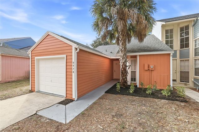 9478 FOREST HILLS CIRCLE, Tampa, FL 33612