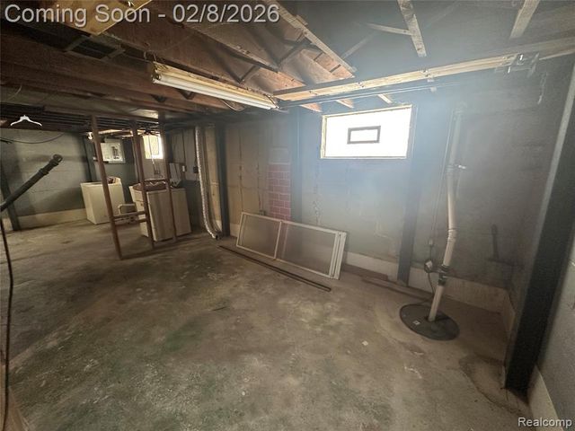 1415 Richmond Avenue, Lincoln Park, MI 48146