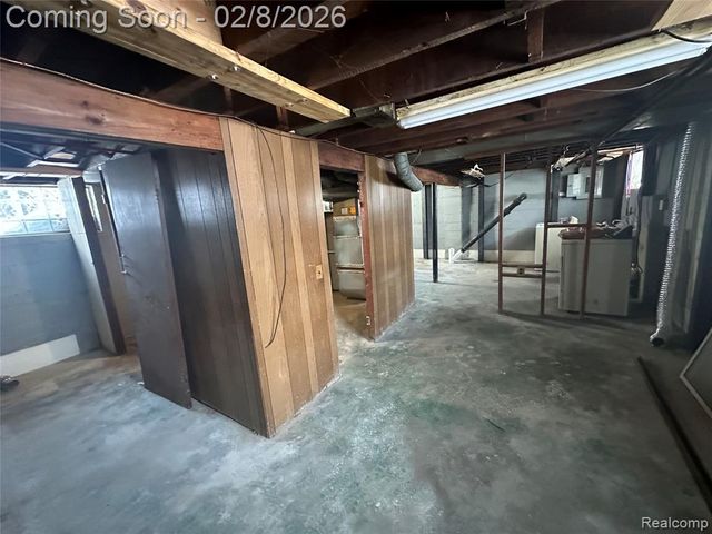 1415 Richmond Avenue, Lincoln Park, MI 48146