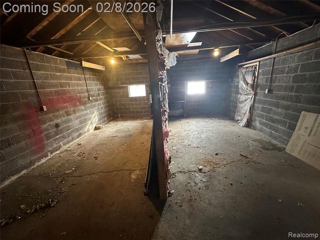 1415 Richmond Avenue, Lincoln Park, MI 48146