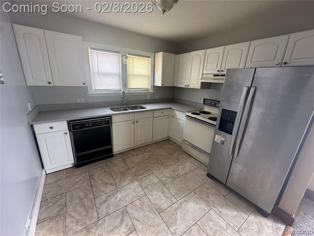 1415 Richmond Avenue, Lincoln Park, MI 48146