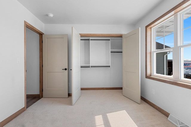 416 LANSDOWNE STREET, De Pere, WI 54115