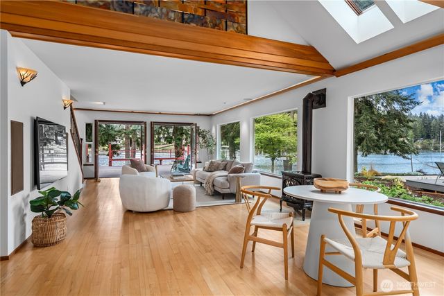 6810 NE Wood Bay Lane, Poulsbo, WA 98370