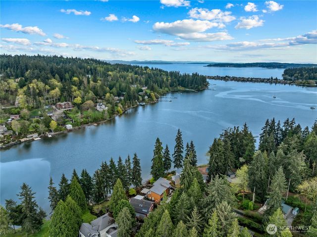 6810 NE Wood Bay Lane, Poulsbo, WA 98370