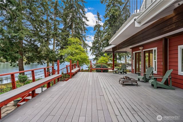 6810 NE Wood Bay Lane, Poulsbo, WA 98370