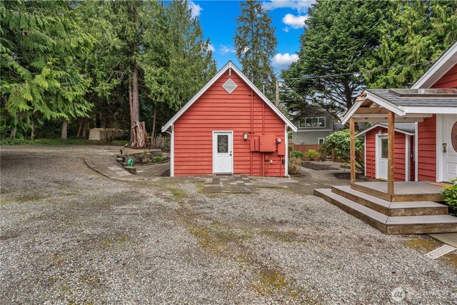 6810 NE Wood Bay Lane, Poulsbo, WA 98370