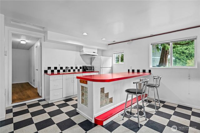 6810 NE Wood Bay Lane, Poulsbo, WA 98370