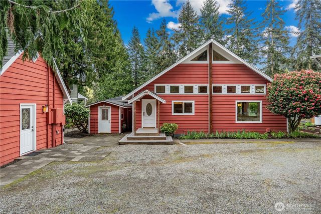 6810 NE Wood Bay Lane, Poulsbo, WA 98370