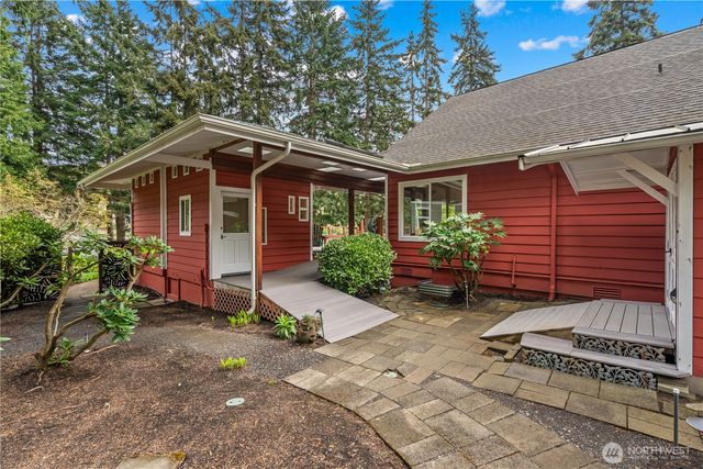 6810 NE Wood Bay Lane, Poulsbo, WA 98370