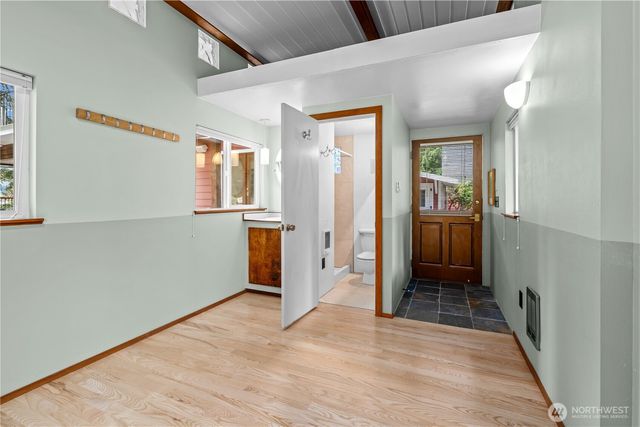 6810 NE Wood Bay Lane, Poulsbo, WA 98370