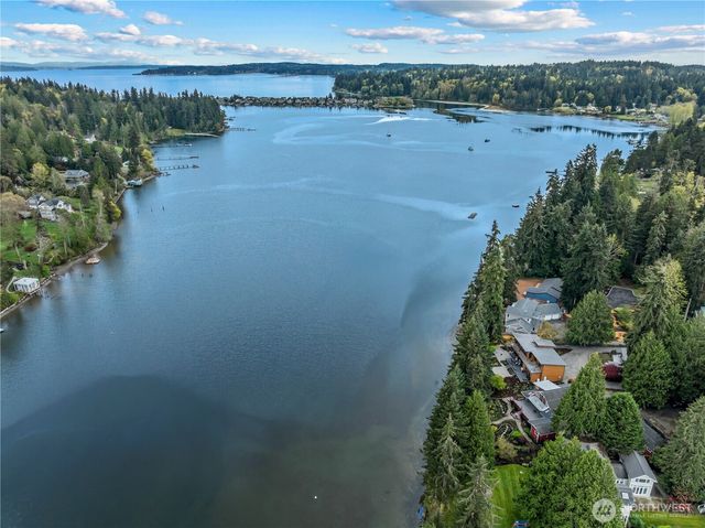 6810 NE Wood Bay Lane, Poulsbo, WA 98370