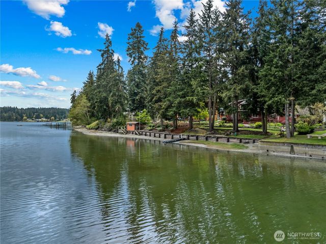 6810 NE Wood Bay Lane, Poulsbo, WA 98370
