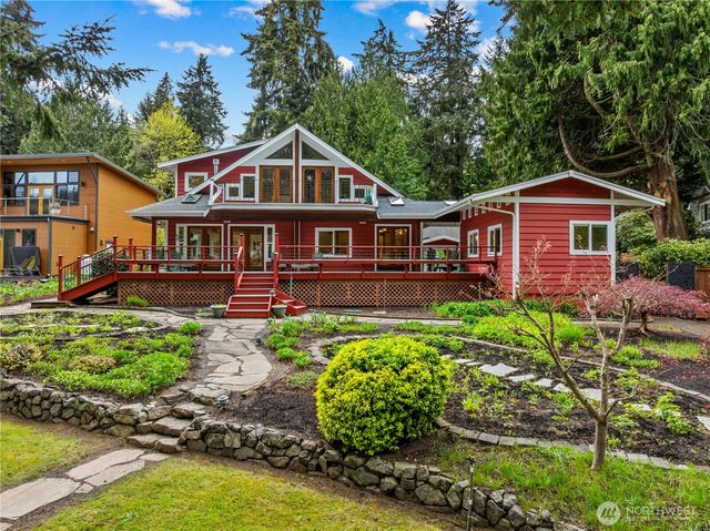 6810 NE Wood Bay Lane, Poulsbo, WA 98370