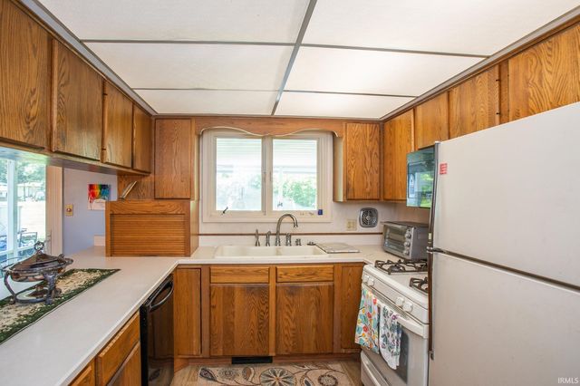 6505 Stony Brook Drive, Fort Wayne, IN 46835
