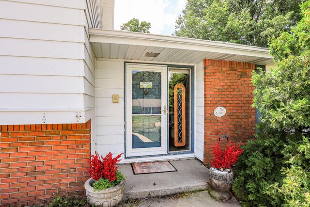6505 Stony Brook Drive, Fort Wayne, IN 46835