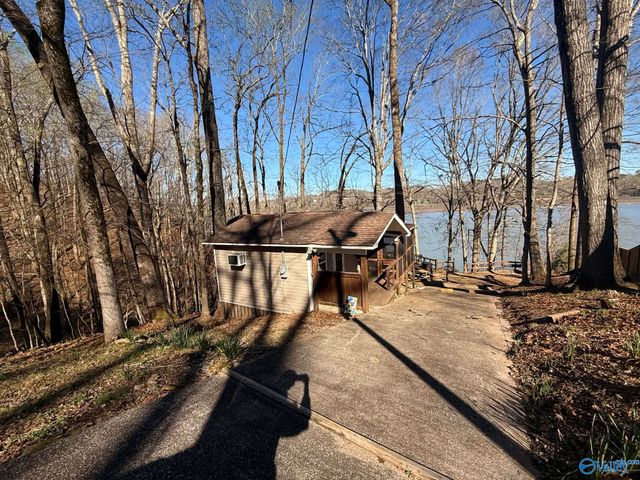 18531 Bream Bluff Drive, Athens, AL 35611