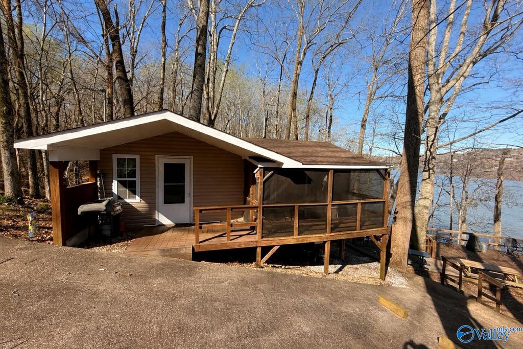 18531 Bream Bluff Drive, Athens, AL 35611