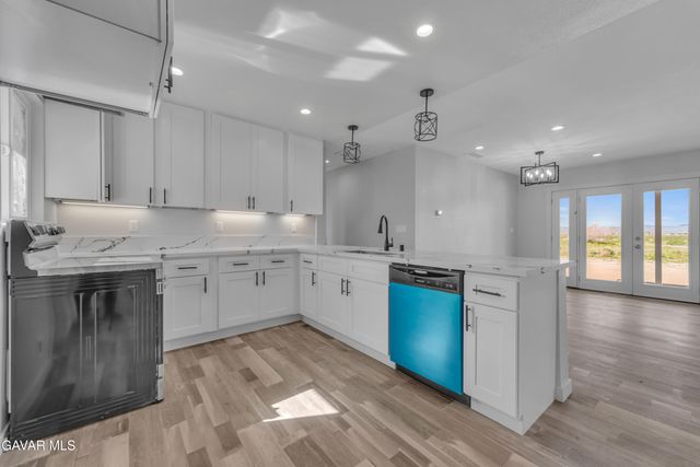 49020 W 70th Street, Lancaster, CA 93536