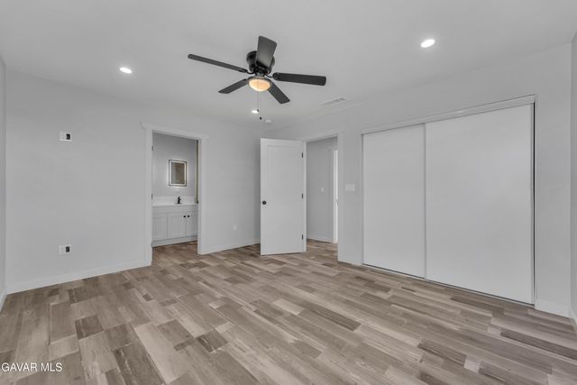 49020 W 70th Street, Lancaster, CA 93536