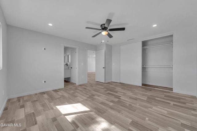 49020 W 70th Street, Lancaster, CA 93536