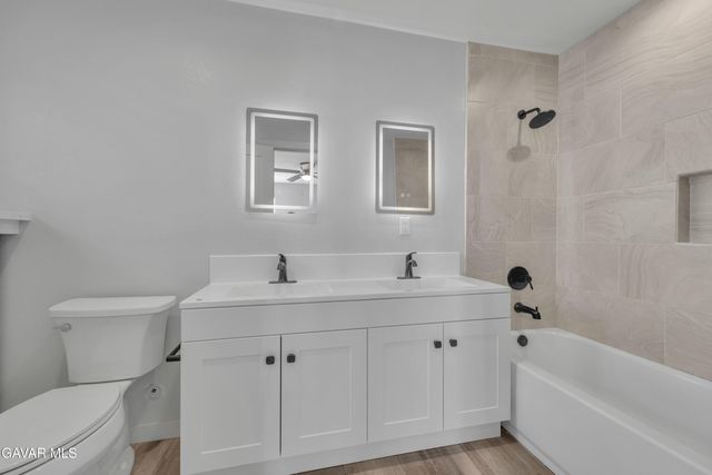 49020 W 70th Street, Lancaster, CA 93536