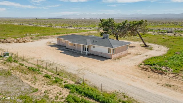 49020 W 70th Street, Lancaster, CA 93536