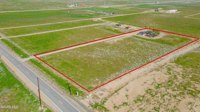 49020 W 70th Street, Lancaster, CA 93536