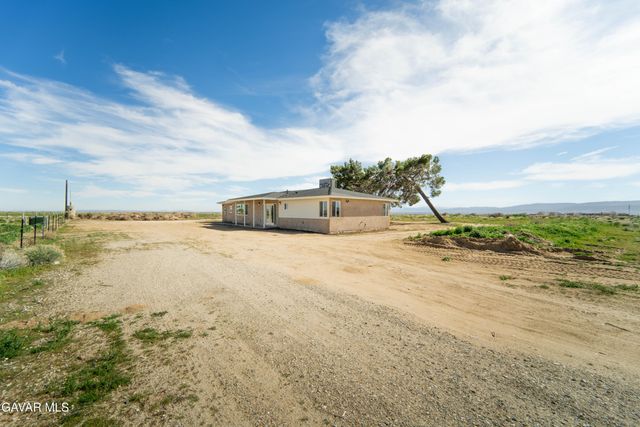 49020 W 70th Street, Lancaster, CA 93536