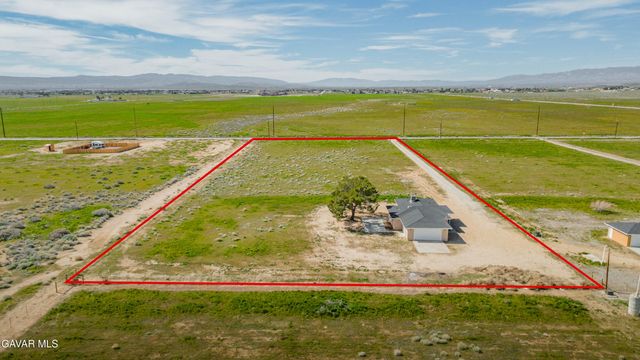 49020 W 70th Street, Lancaster, CA 93536