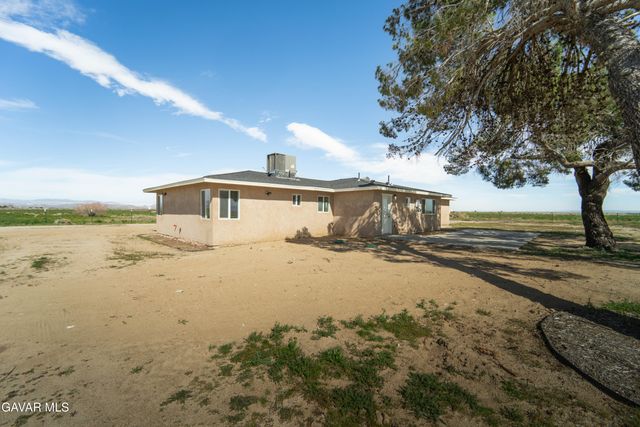 49020 W 70th Street, Lancaster, CA 93536
