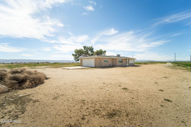 49020 W 70th Street, Lancaster, CA 93536