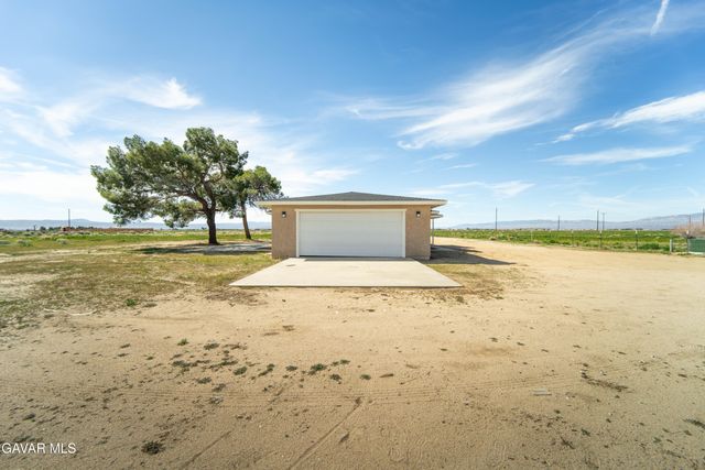 49020 W 70th Street, Lancaster, CA 93536