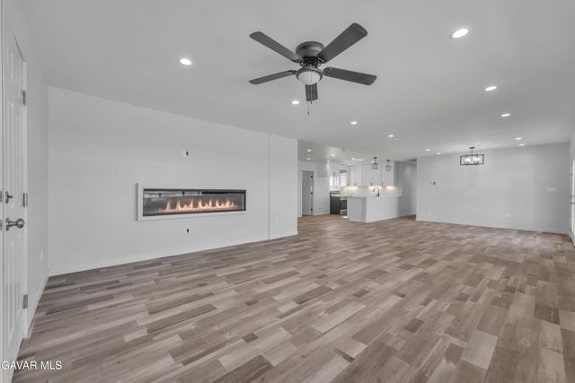 49020 W 70th Street, Lancaster, CA 93536