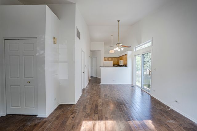 2884 Cedar Glade Drive, Naperville, IL 60564