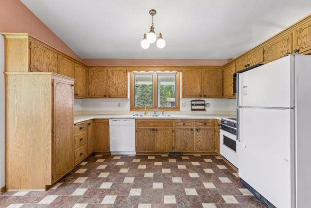 2722 Innsbruck Drive, New Brighton, MN 55112